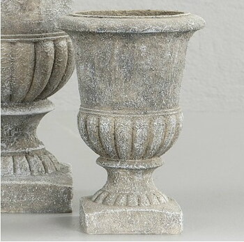 Urna kruka pokal på fot i antik grå shabby chic lantlig stil Gårdsromantik
