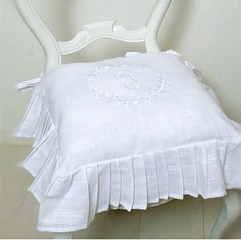 Stolsfodral kjol vit broderi M shabby chic lantlig stil