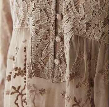Klänning Kelly Old rose spets broderi JDL Clothing Romantisk vintage bohemian shabby chic