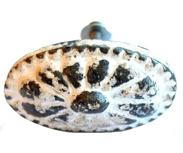 Antikvit oval knopp i järn - 2