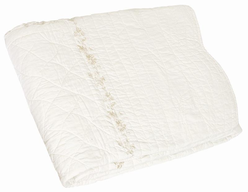 Överkast quilt vit silver broderi 100% bomull shabby chic lantlig stil