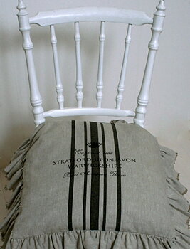 Stolkjol Royal Shakespear  Linfärgad shabby chic lantlig stil