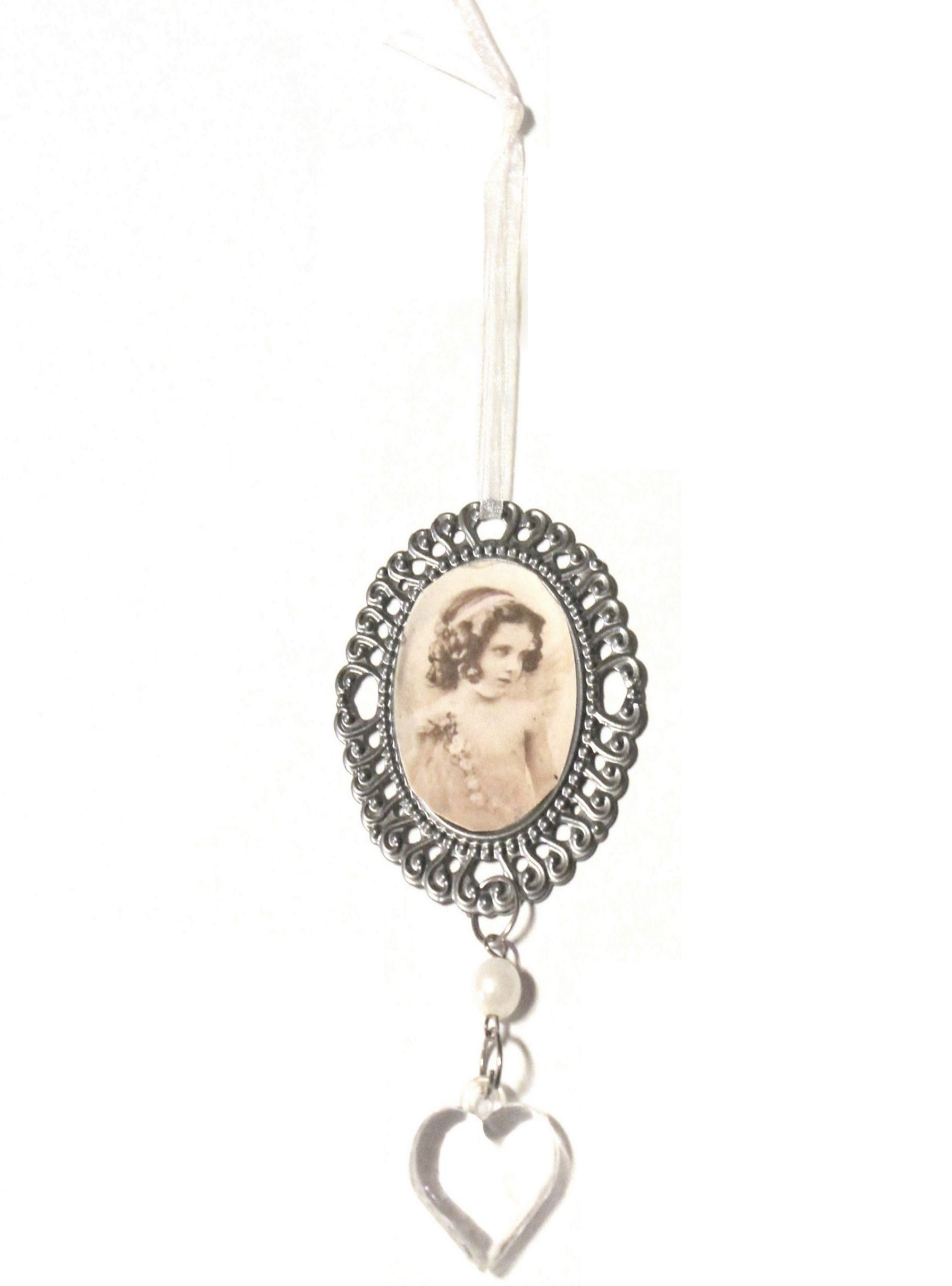 Hängande ornament vintage med hjärta och pärla antiksilver ornament shabby chic lantlig stil