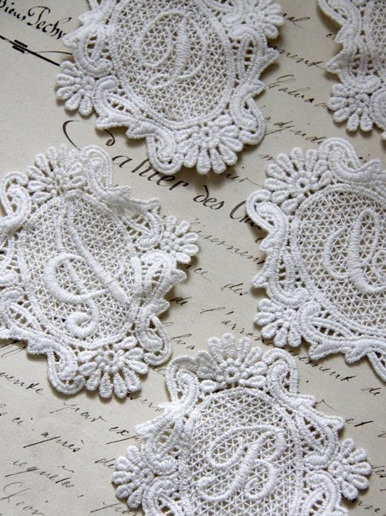 Broderade Monogram offwhite  Jeanne darc living
