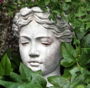Lady bust romantic shabby chic