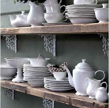 Antikvit vit konsoll hyllbärare gjutjärn snirklig löv shabby chic lantlig stil