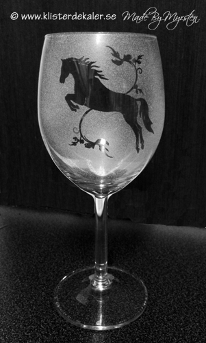 Vineglass Horse jumoing