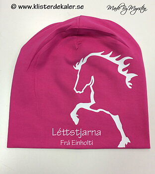 Mössa STORT tryck med eget namn, 11 olika färgval.