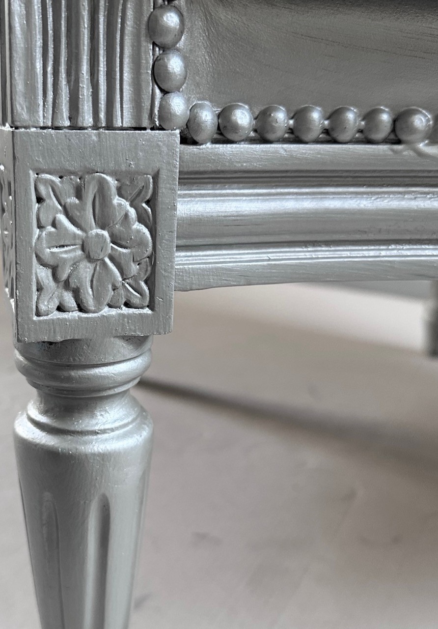 Silver - PAINTING THE PAST - Environment