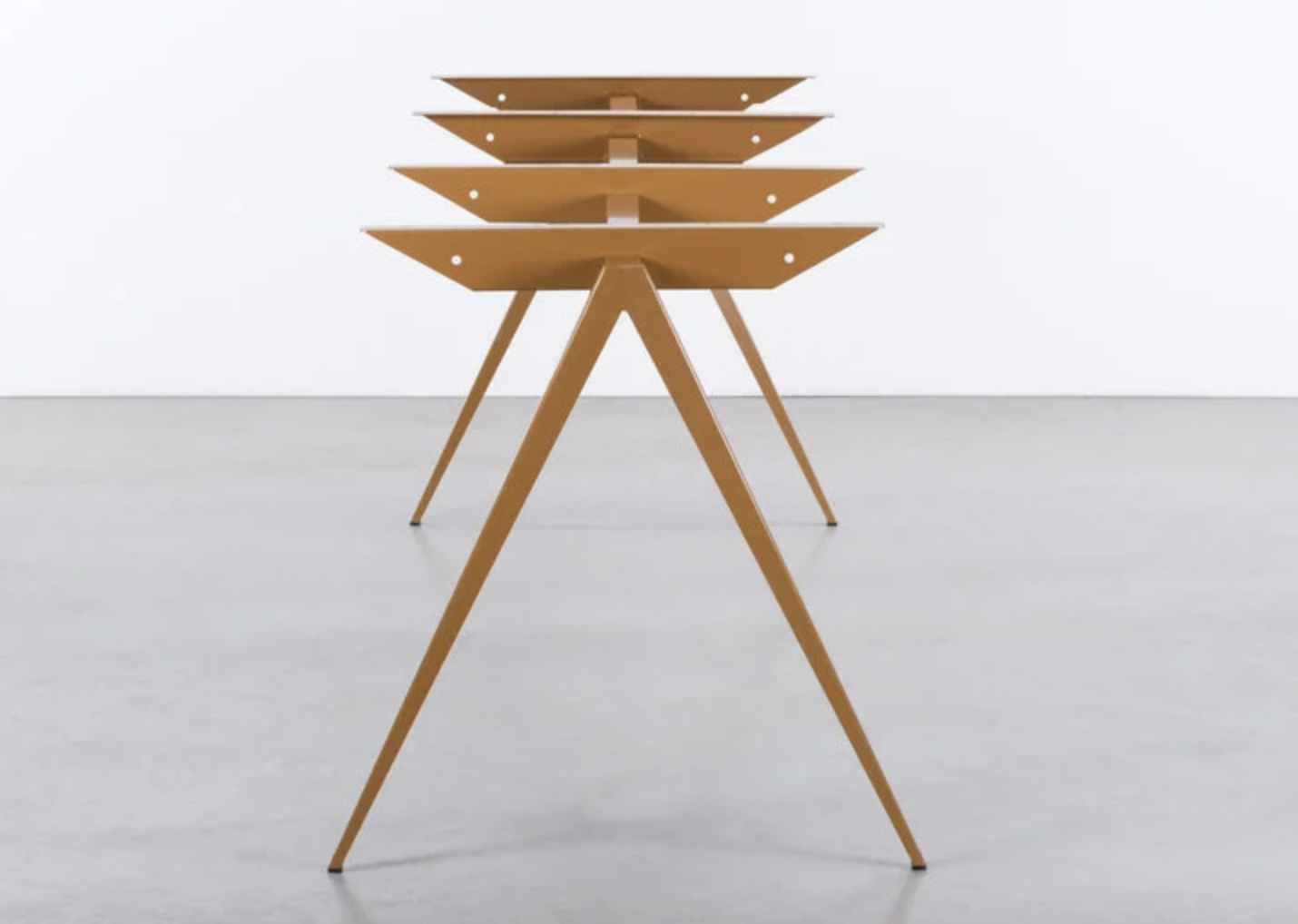 TD4 Galvanitas Table