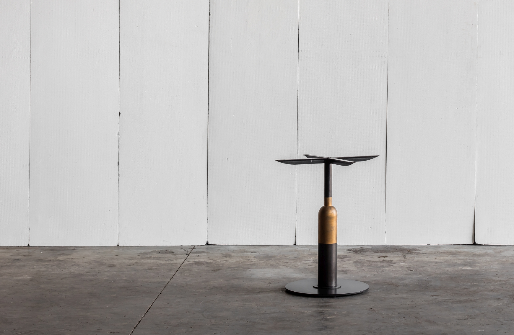 Bistrobord UNDERREDE  -  APOLLO  GOLD  Max Ø85 cm - 3