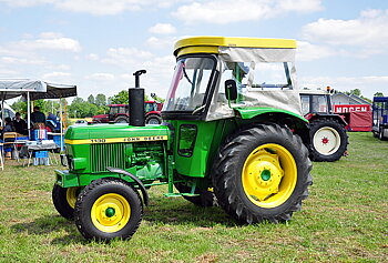 John Deere 1130