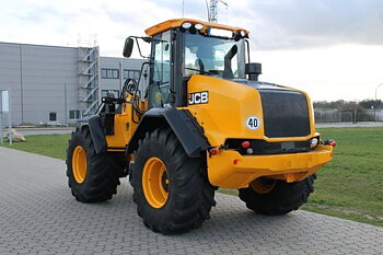 418