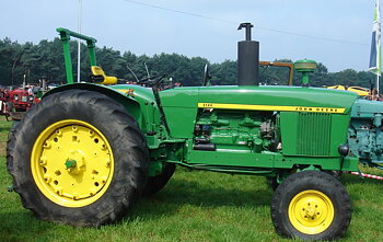 John Deere 3120