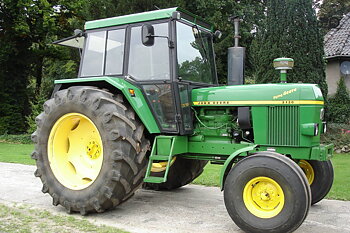 John Deere 3130 E 76