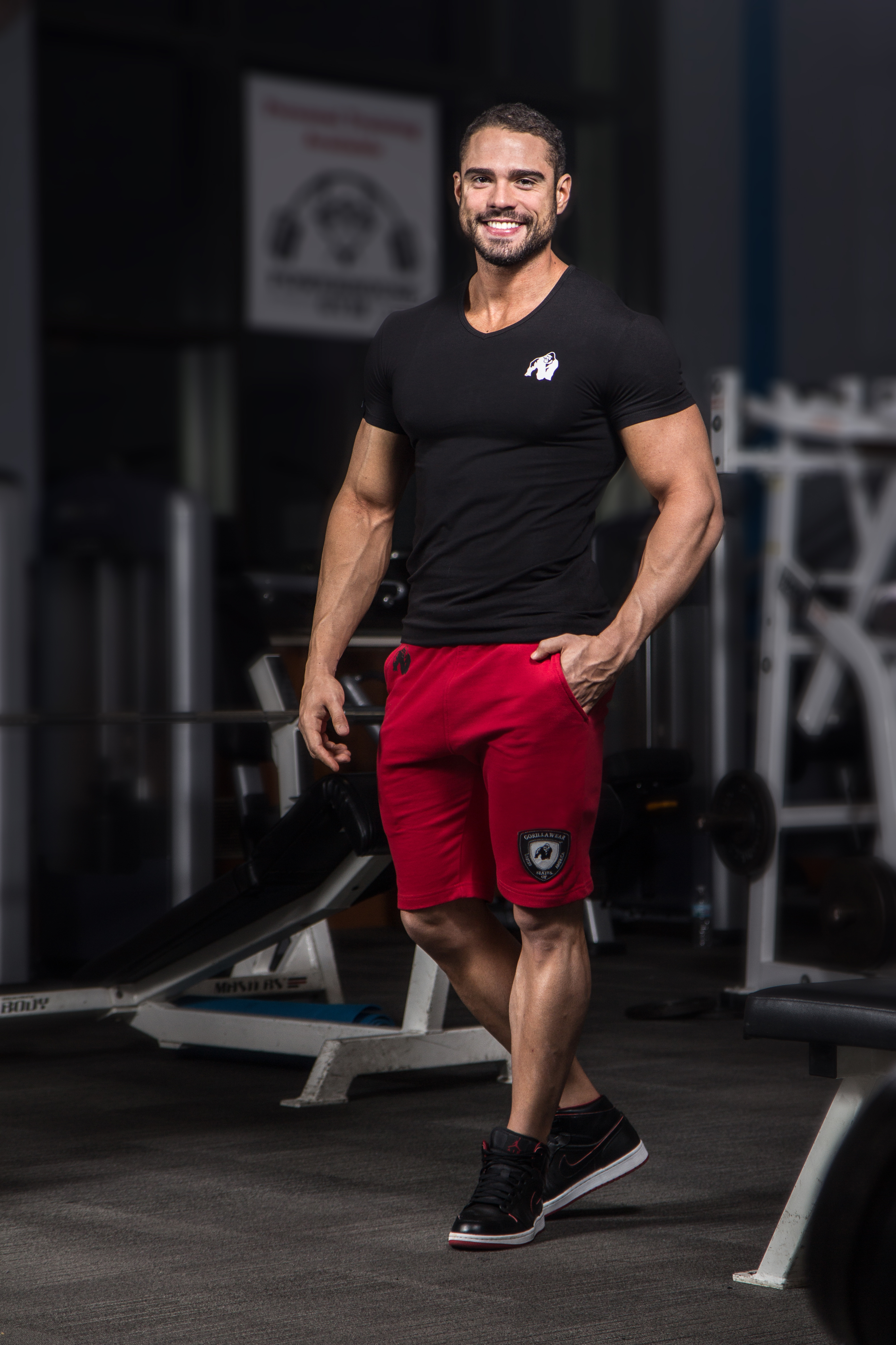 Essential V-Neck Tee, black - 4