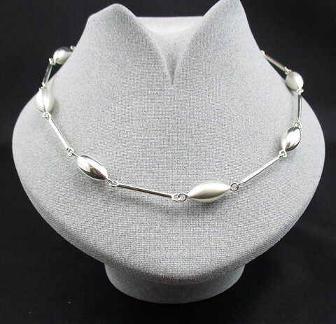 Silver halsband