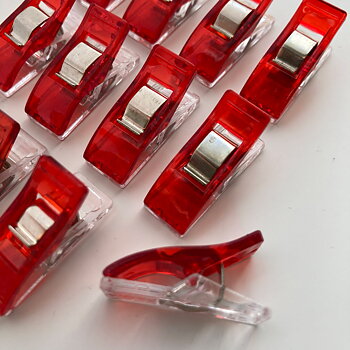 Fabric clips 2.6 cm. An alternative to pinning with conventional pins. 