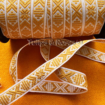 Traditional folk art ribbon 15 mm lion yellow on white 1068-73