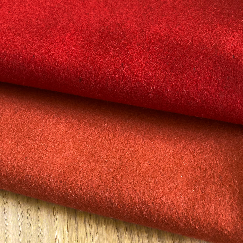 English Broadcloth Light Crayon Red  74 x 48 cm - 3