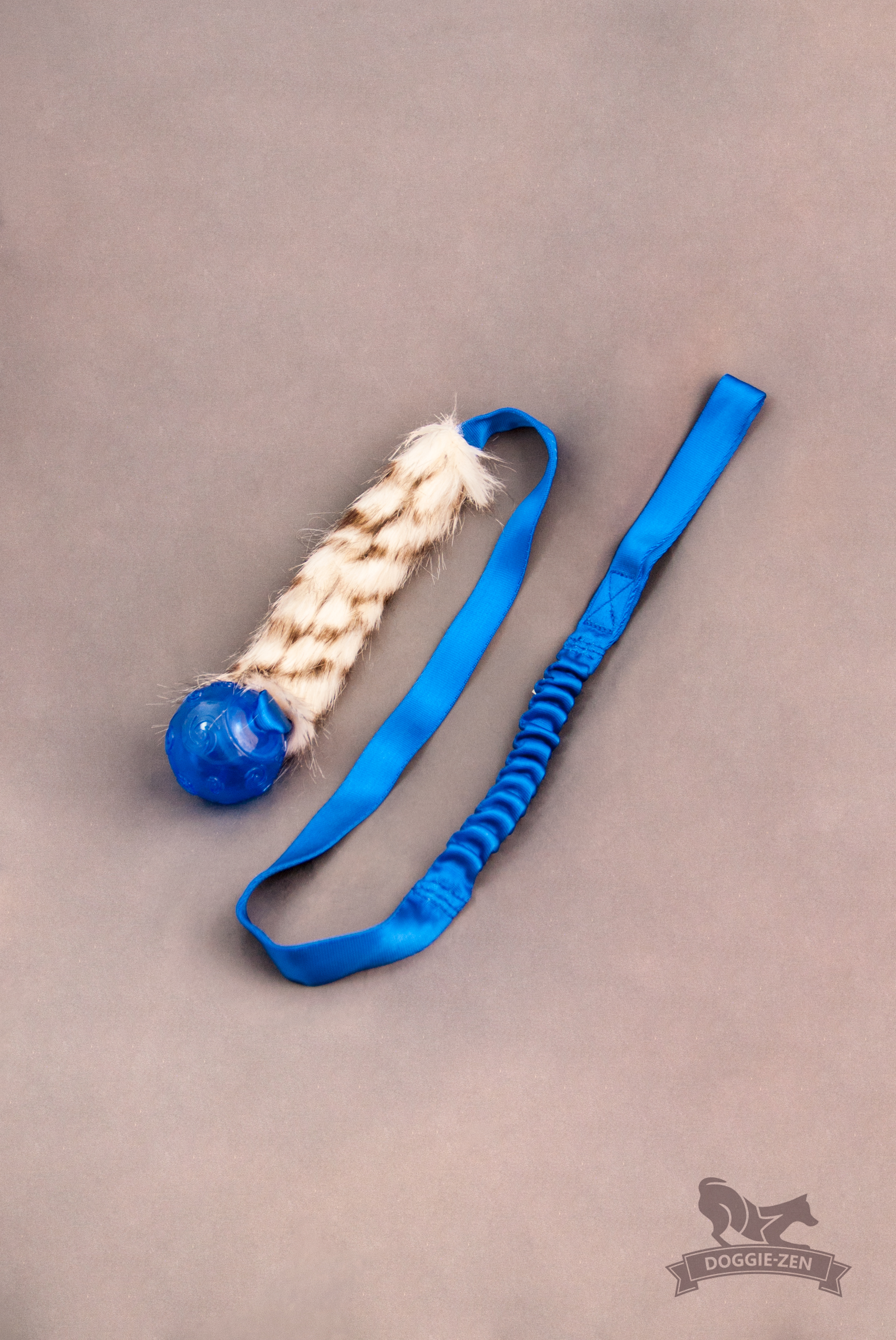 Elastisk fuskpälsjagarkampis L med KONG Squeezz pipboll - 2