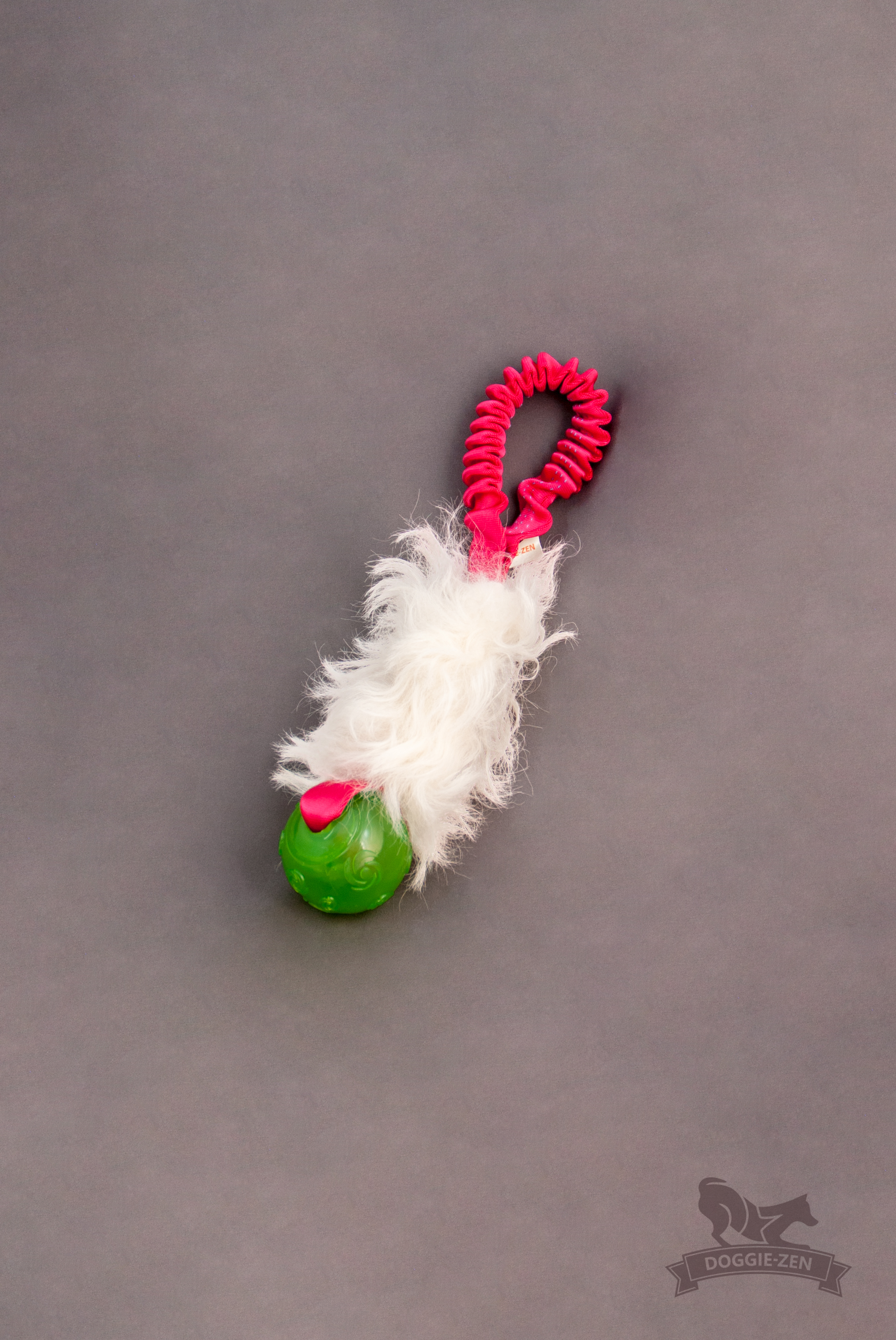 Bungee Pocket Tug Sheepskin with KONG Squeezz Ball - 2