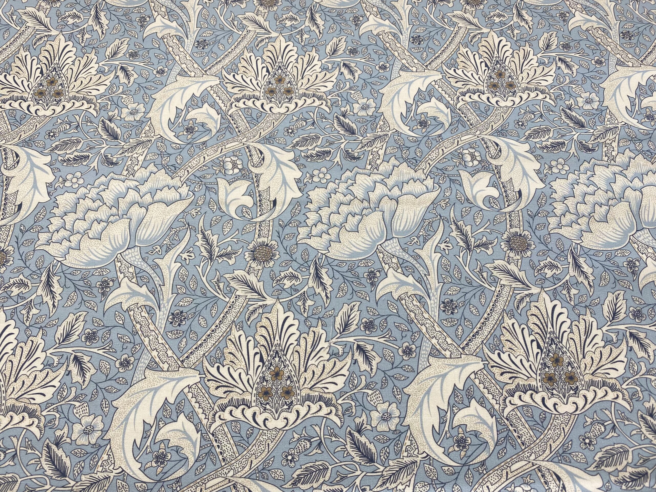 Tyg Natures Dream Tom Tit William Morris & Co, metervara från Visage Textiles