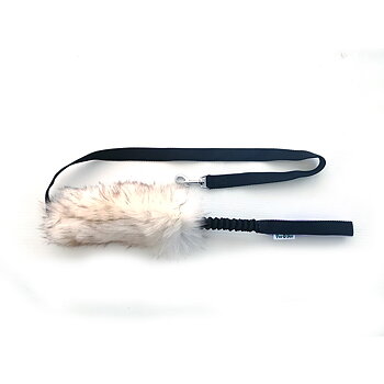 Tug leash with sheepskin