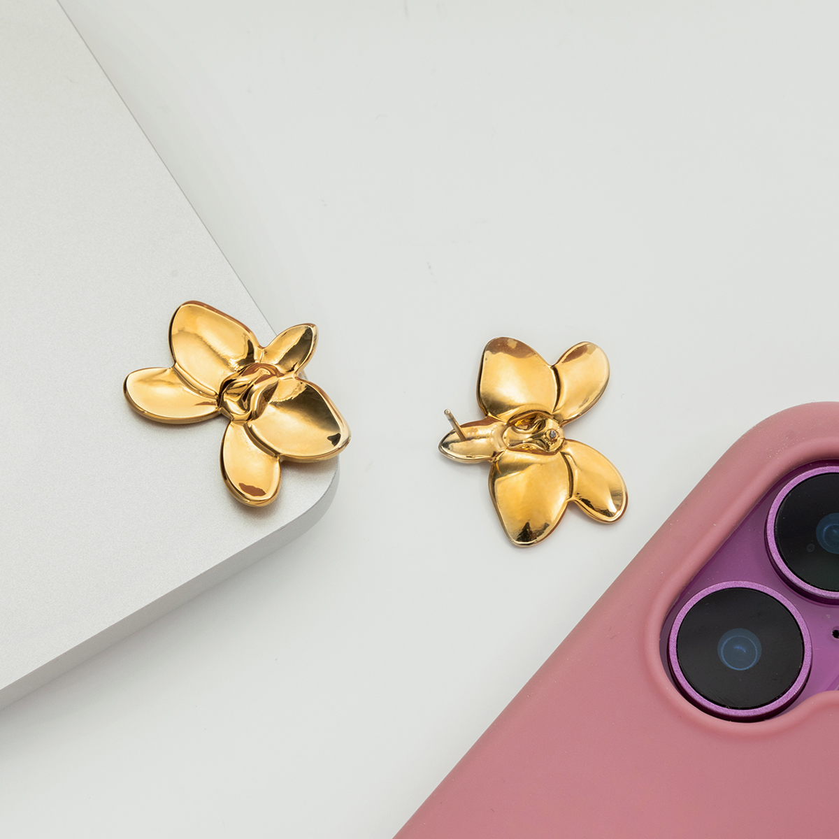 Céleste Earrings Iridiane 18K Gold | Smycken | Klocktema