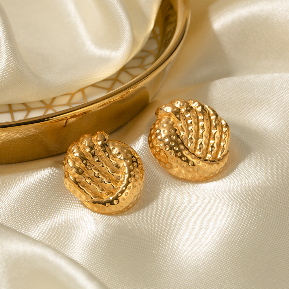 18k gold store earrings