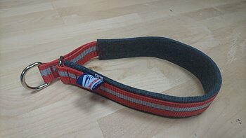 dog's collar with merino wool 