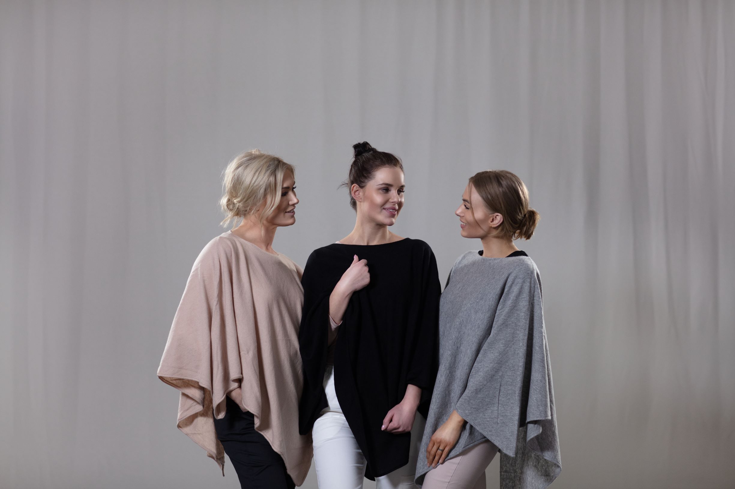 Poncho W025, WAW - 12