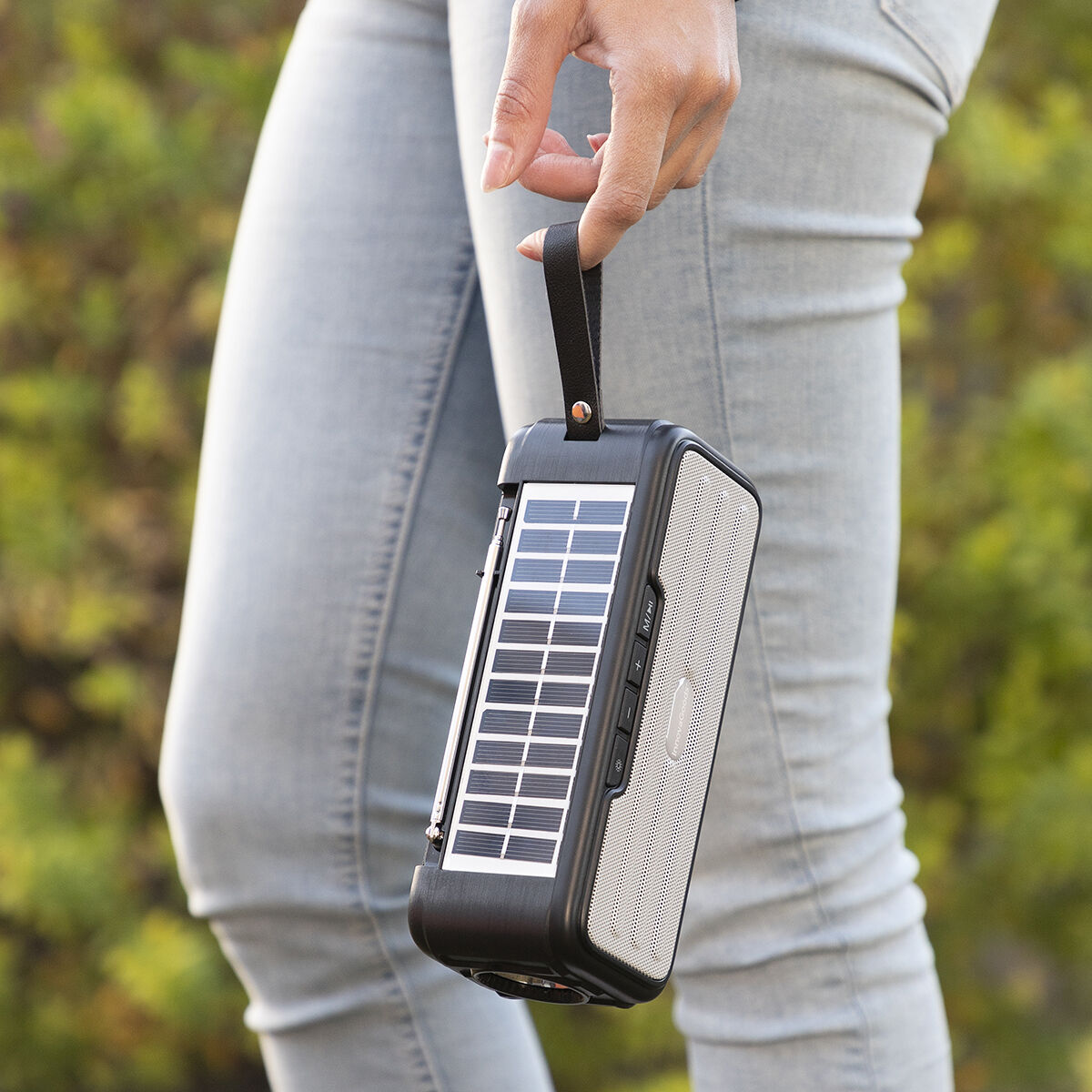 Trådlös högtalare med solcellsladdning och LED ficklampa Sunker InnovaGoods - 17