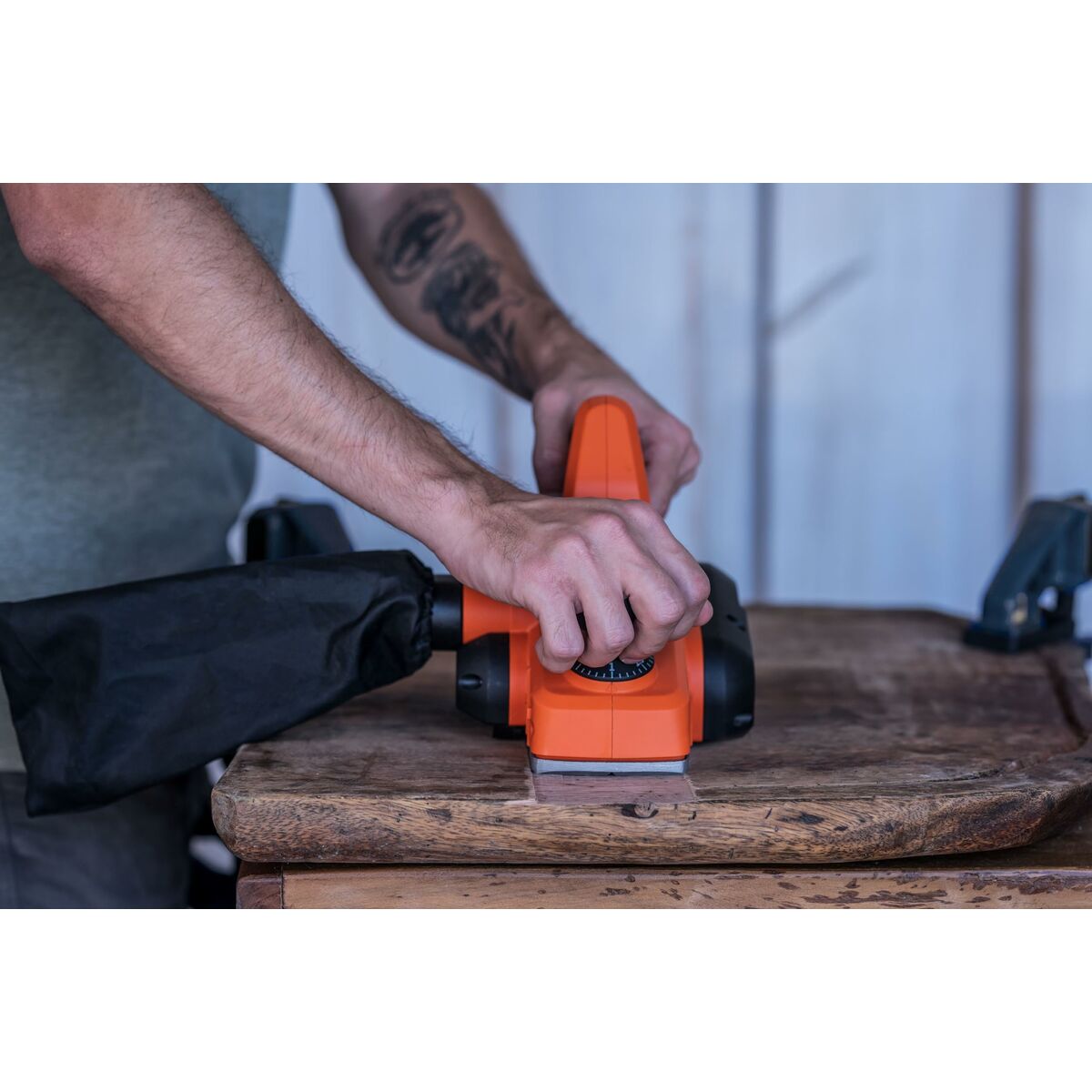 Elektrisk snickarhyvel Black & Decker bew712-qs - 2