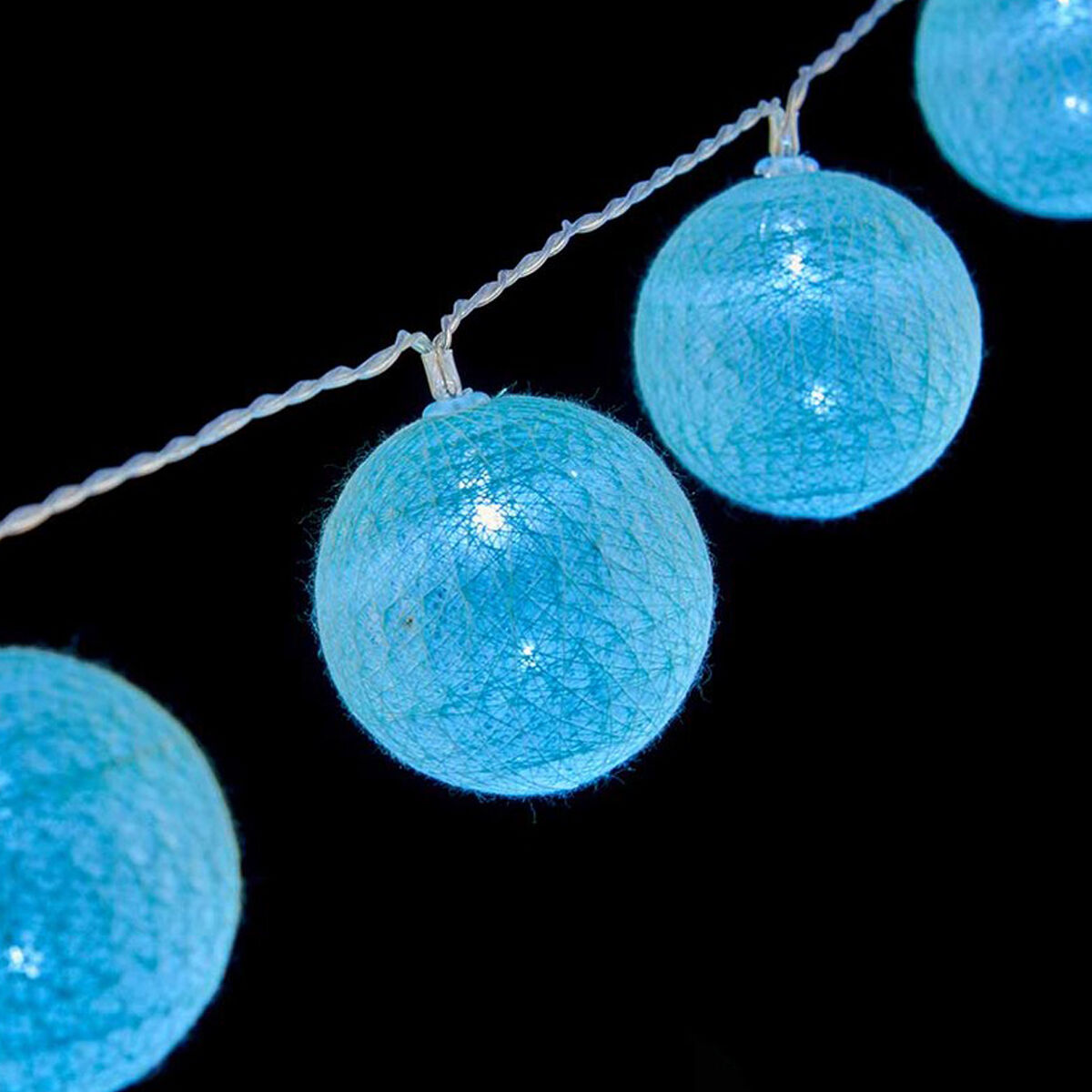 Bollkrans med LED Ø 6 cm Mint 2 m
