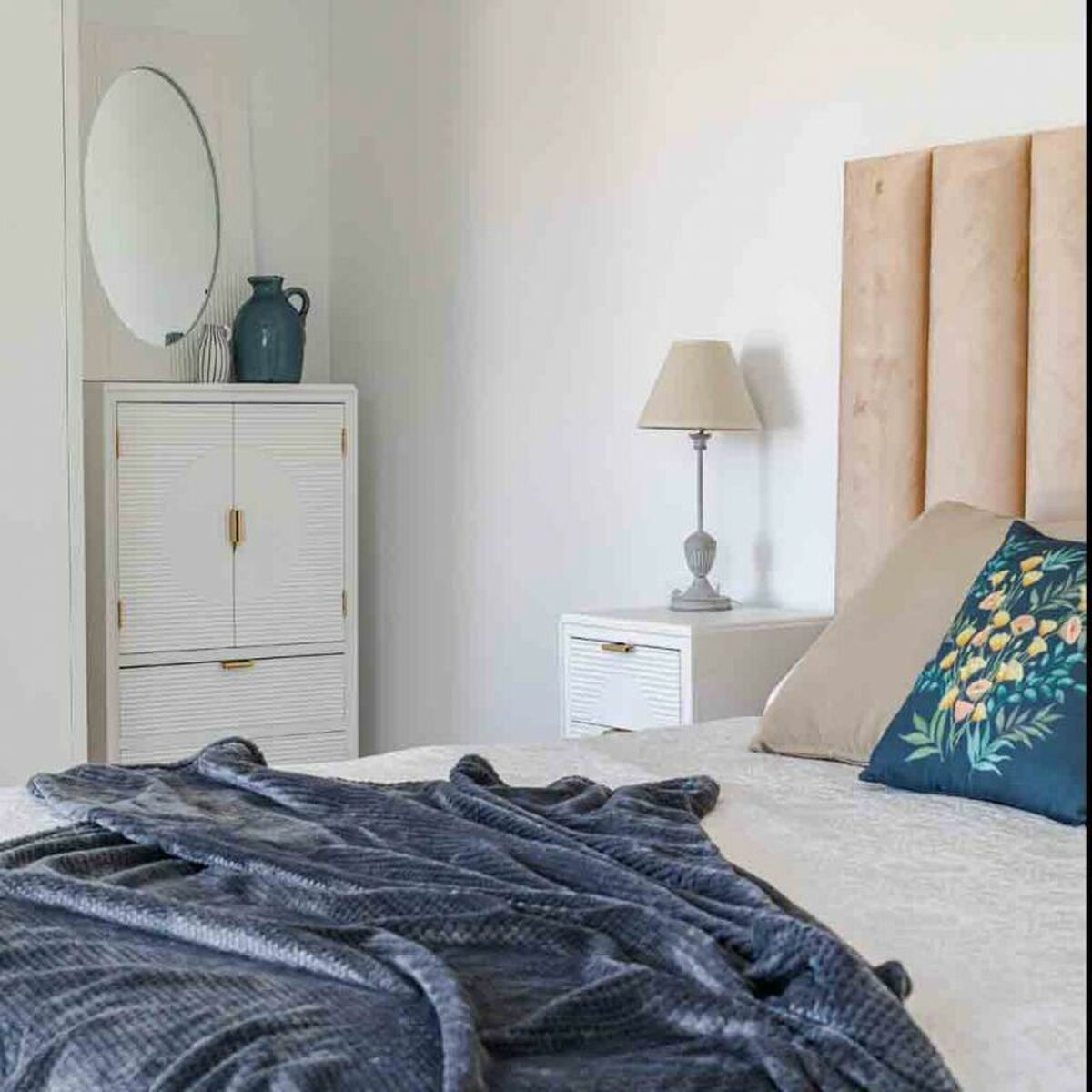 Skåp Alexandra House Living Vit Gyllene Trä MDF 36 x 118 x 62 cm - 2