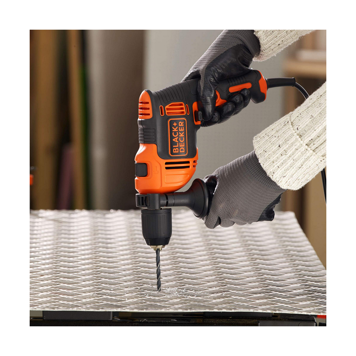 Borr- och tillbehörssats Black & Decker BEH710K-QS 230 V 710 W - 10