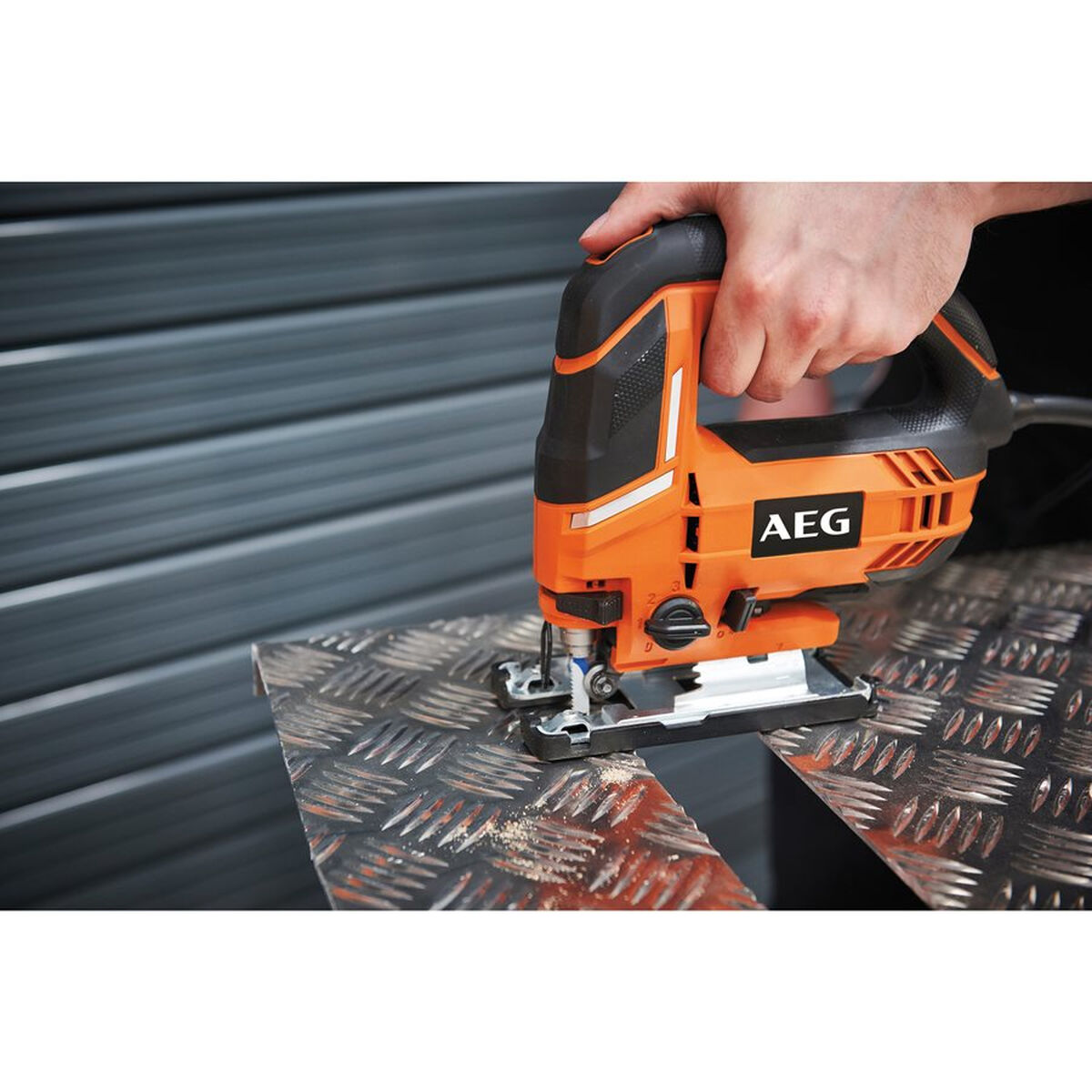 Motorsåg AEG STEP 100X 700 W - 9