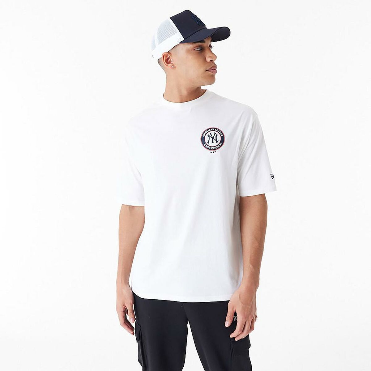 Sporttröja med ärmar New Era MLB PLAYER GRPHC OS TEE NEYYAN 60435538 Vit