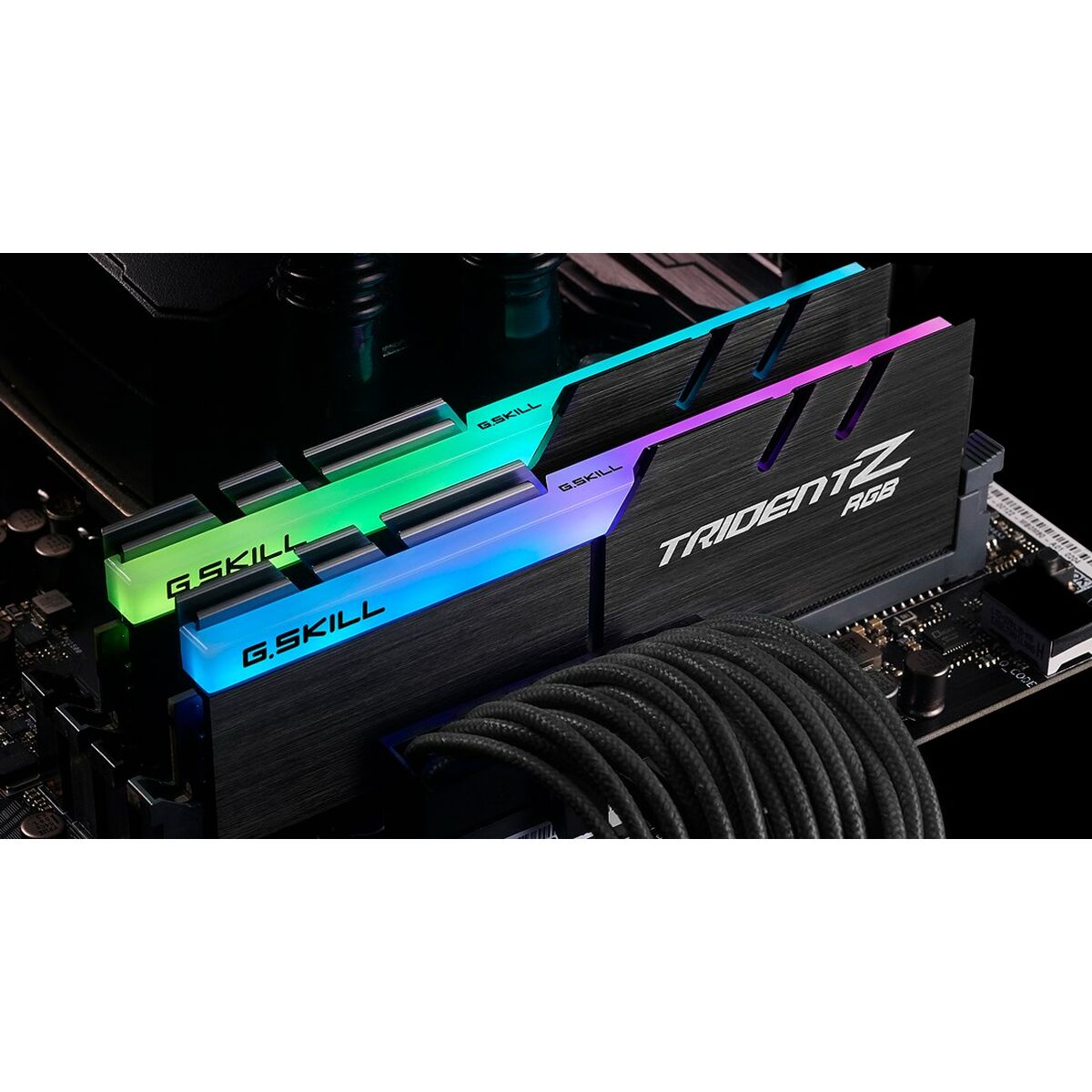 RAM-minne NO NAME F4-4600C20D-64GTZR 64 GB DDR4 2666 MHz 4600 MHz CL20 - 5