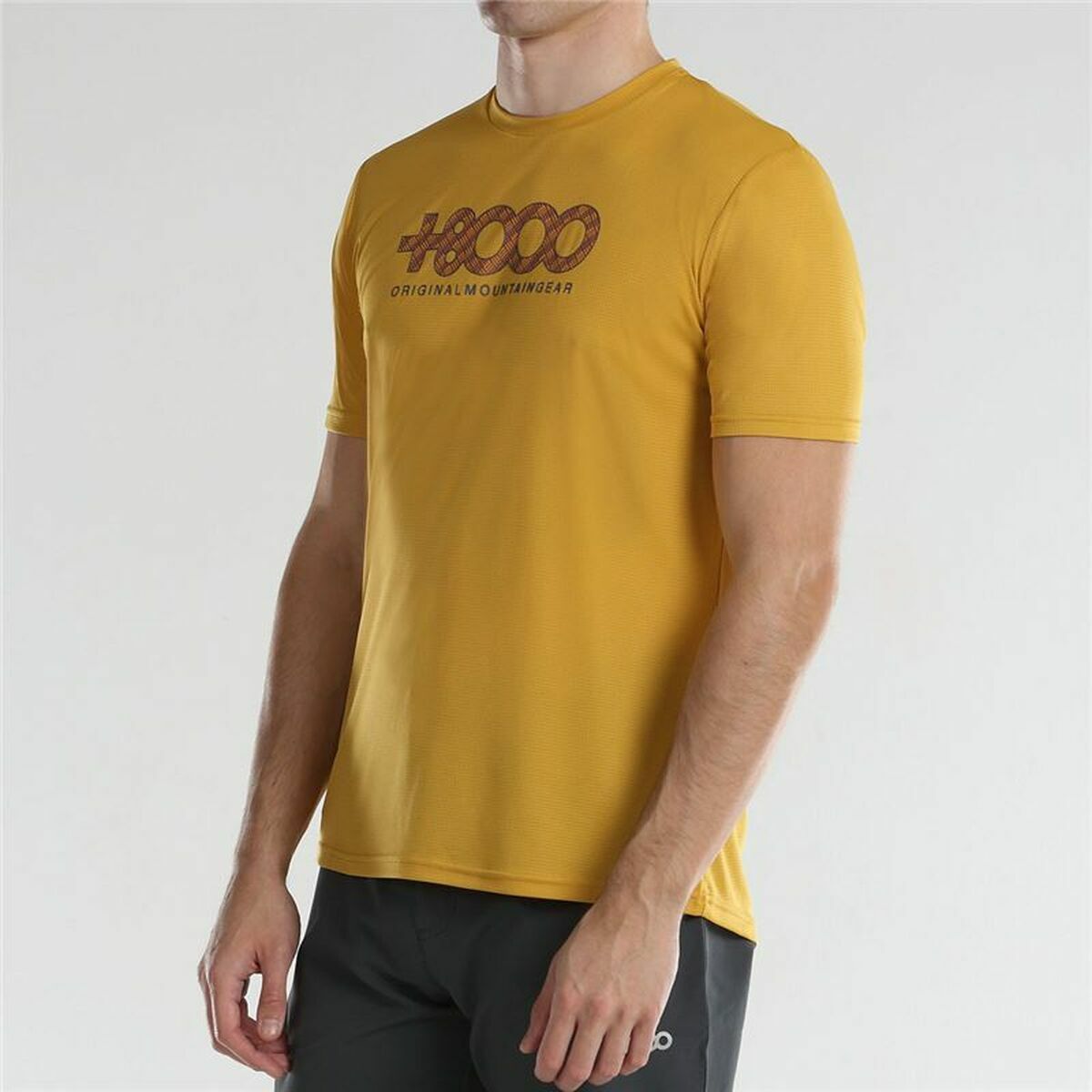 T-shirt med kortärm Herr +8000 Usame Gyllene - 3