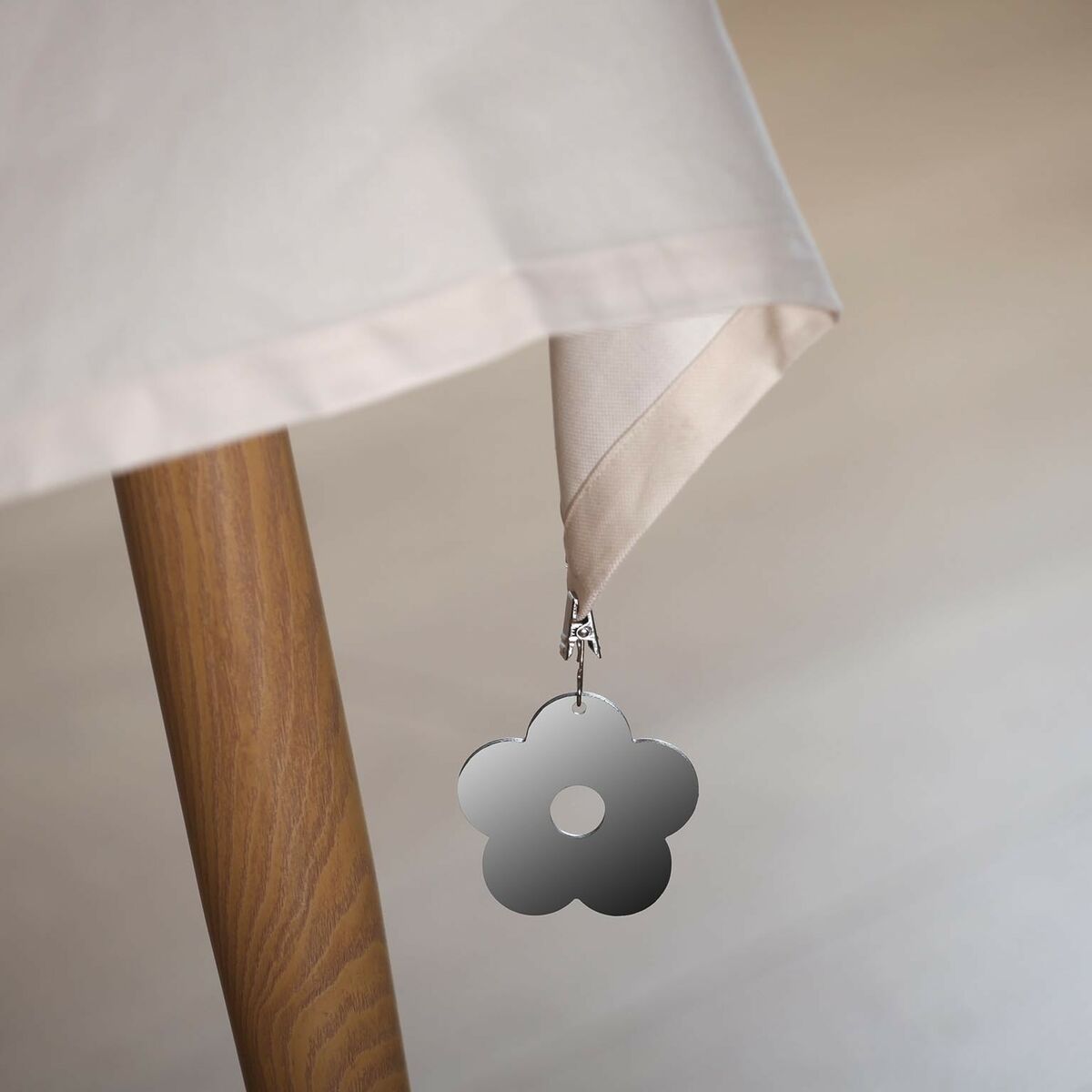 Klämma för bordsduk Versa Metall Zinklegering 7 x 6,8 cm Blomster 4 Delar - 2