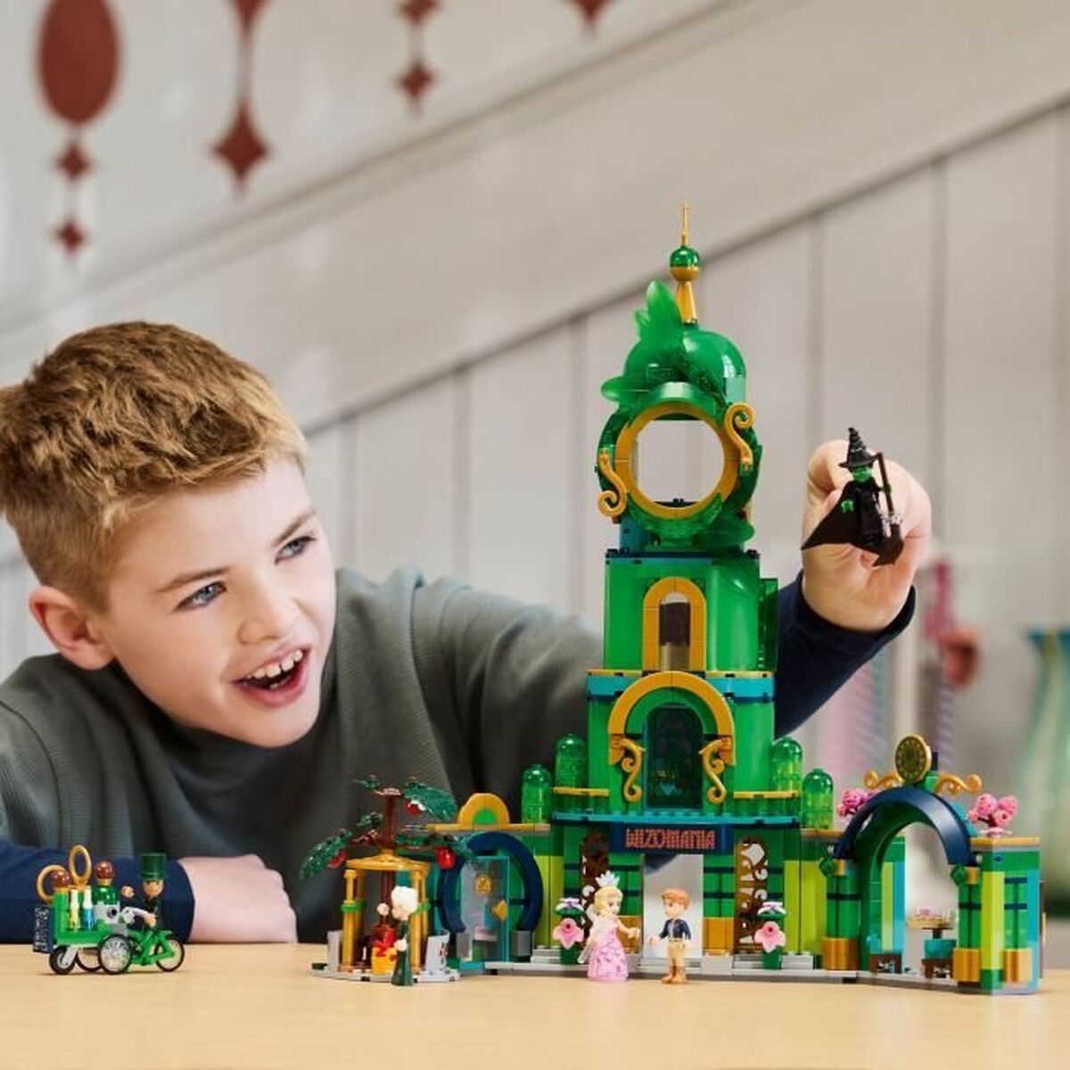 Byggsats Lego Wicked 75684 Welcome to Emerald City 945 Delar - 4