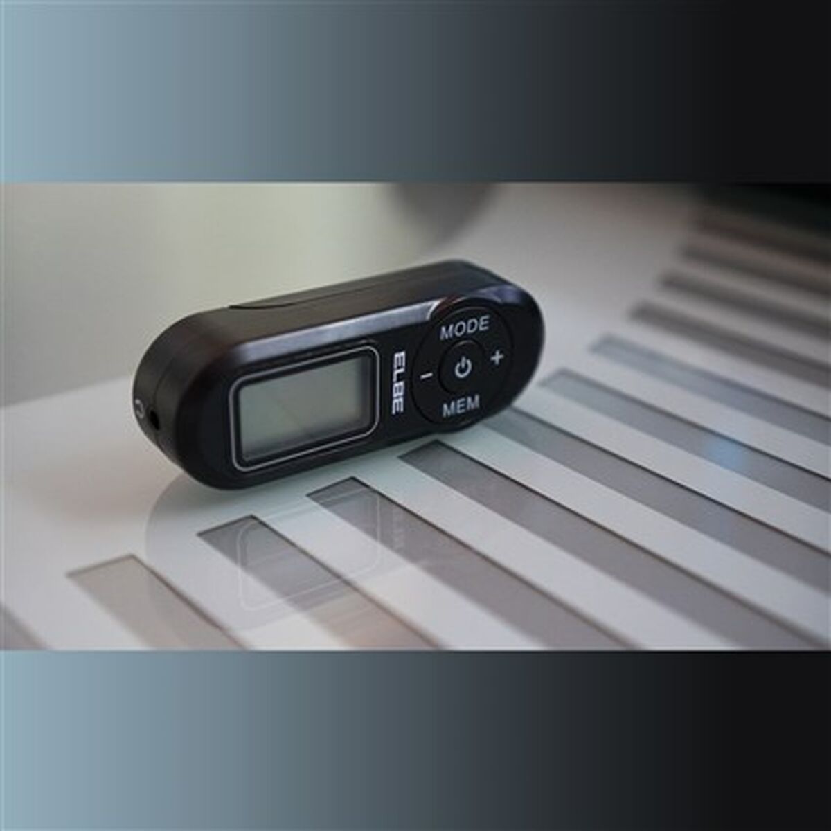Bärbar Digitalradio ELBE RF96 Svart FM - 2