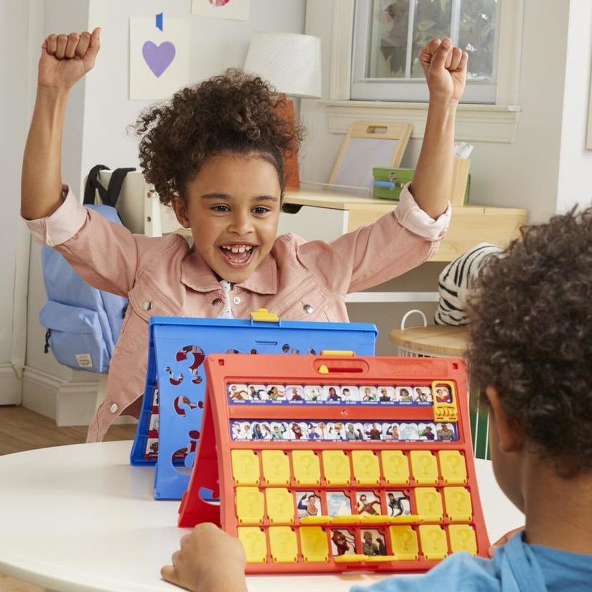 Vem där Hasbro F6105101 (FR) - 7