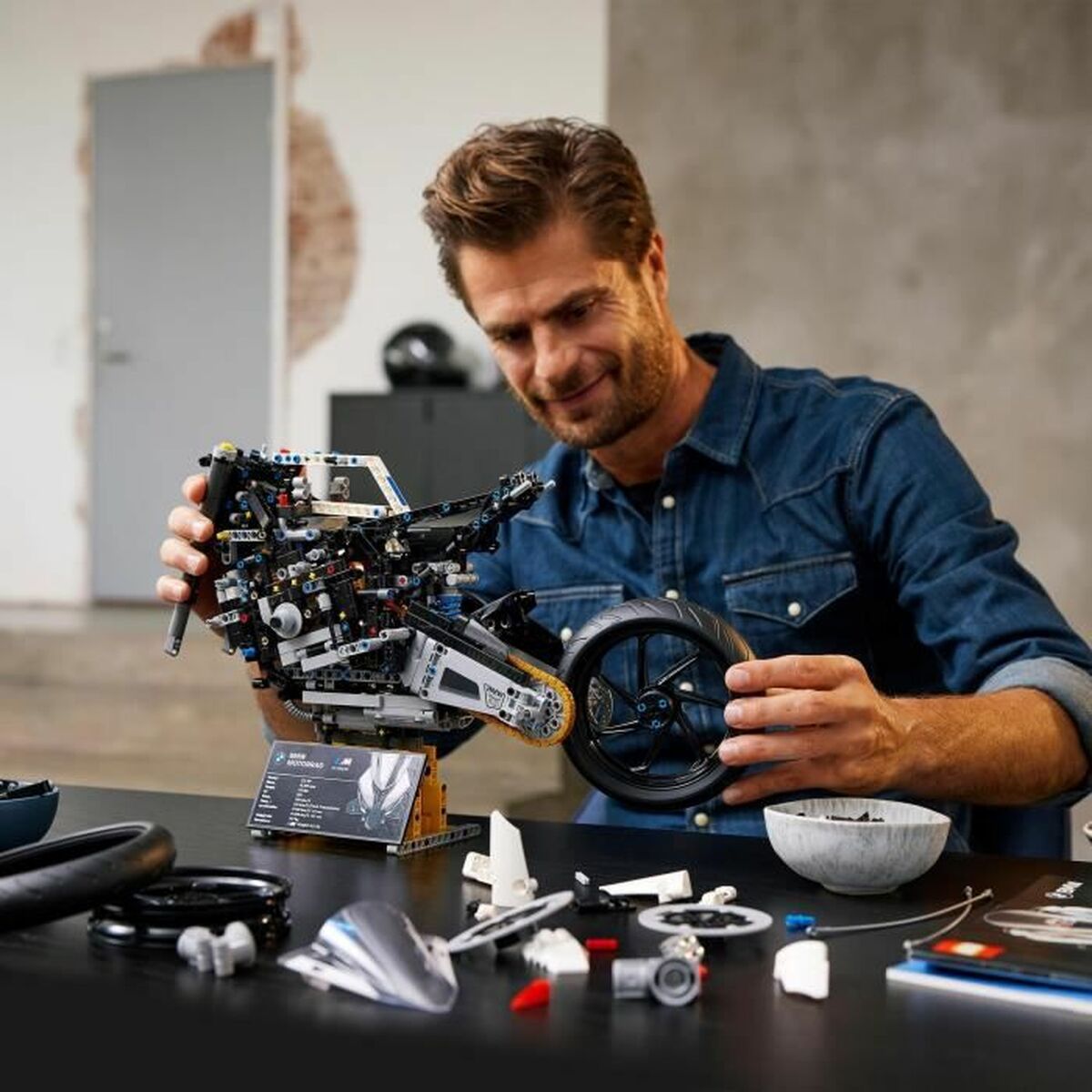 Byggsats   Lego 42130         Blå Vit Svart Röd - 4