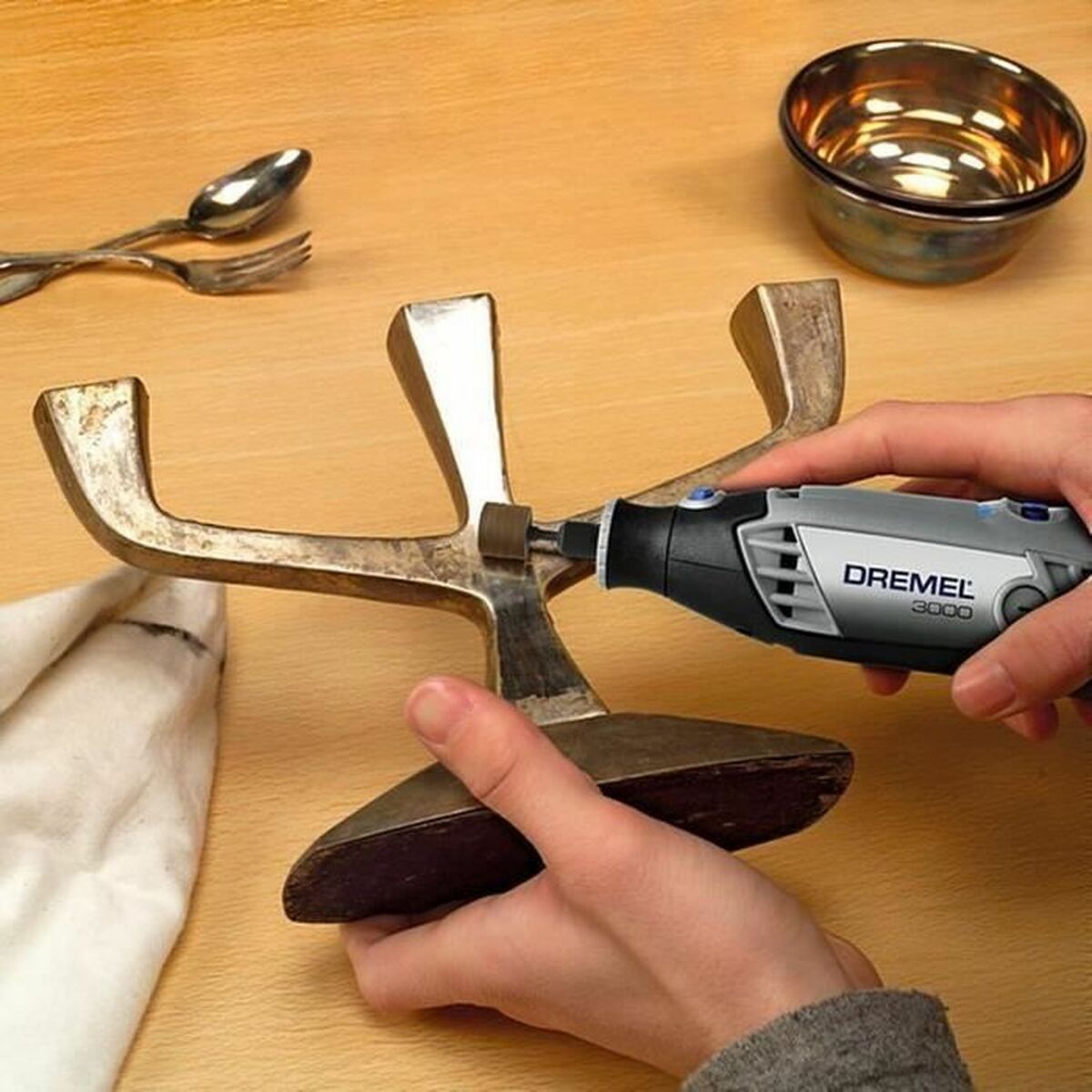 Verktygssats Dremel F0133000JP 130 W - 4