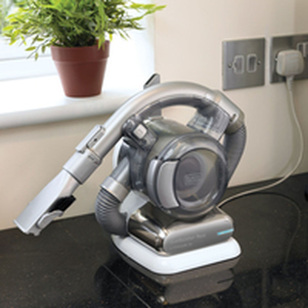 Handdammsugare Black & Decker PD1820L-QW - 3