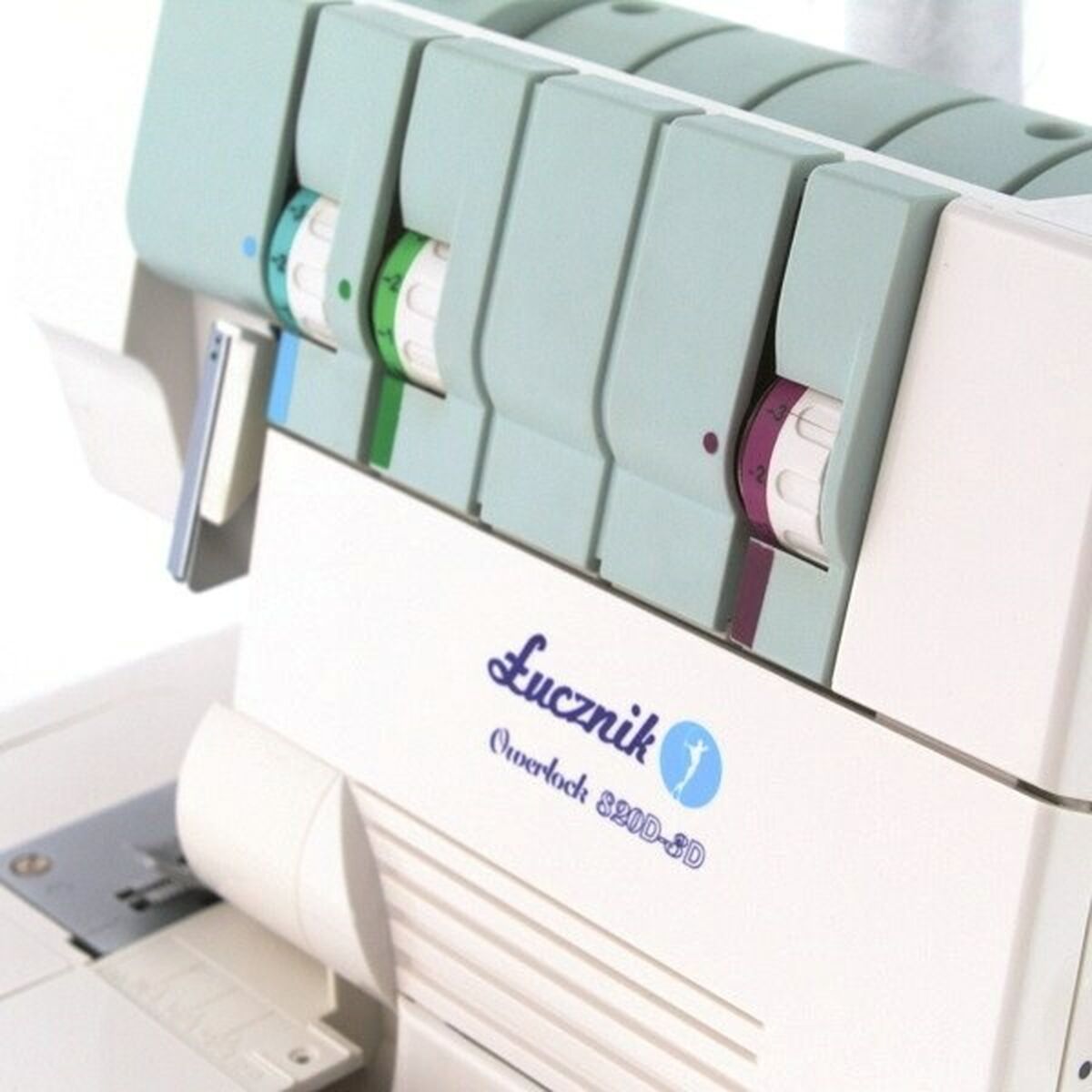 Symaskin ?ucznik Overlock 820D-3 - 3