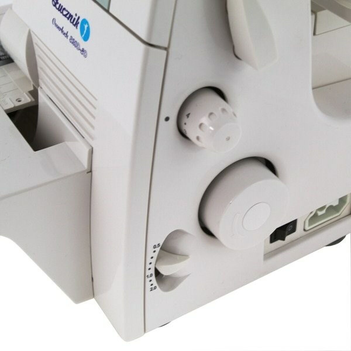 Symaskin ?ucznik Overlock 820D-3 - 9
